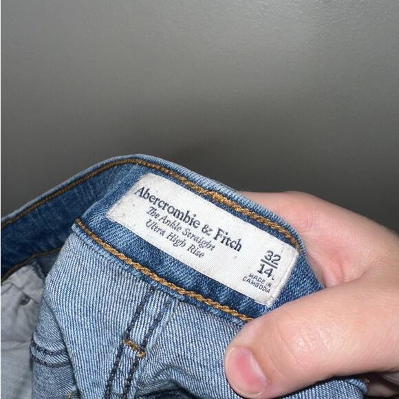 Abercrombie & Fitch Ankle Straight Ultra High Rise Jeans Distressed Size 32 Plus - Picture 4 of 7